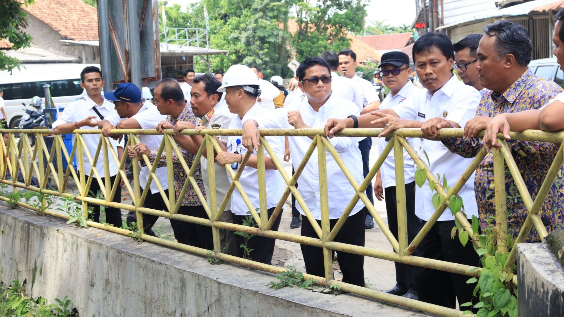 Tuntaskan Persoalan Banjir Tahunan, Wali Kota Bersama Kepala BBWS Cimancis Tinjau Sungai Cikenis