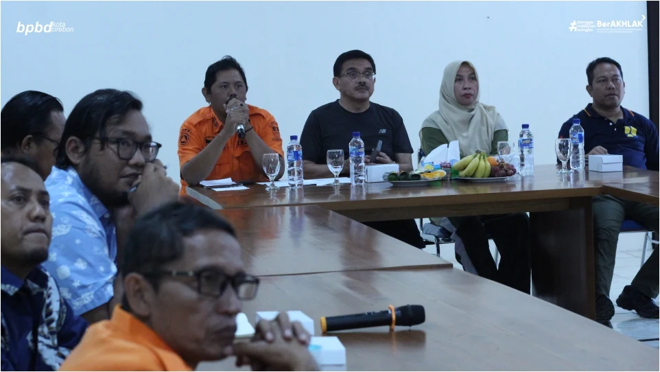 ATASI SAMPAH SUNGAI, PEMKOT CIREBON GELAR RAKOR PEMASANGAN TRASH BARRIER DAN PEMBENTUKAN SATGAS